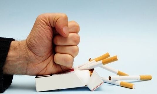 parar de fumar para evitar dores nas articulações dos dedos