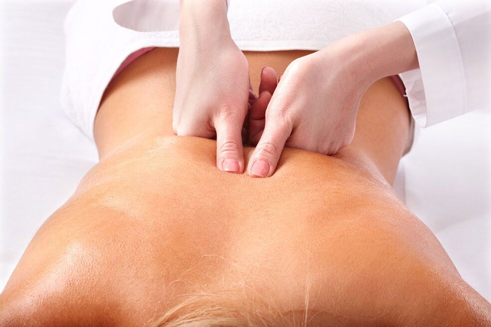 massagem para dores nas costas