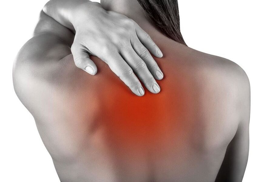 dor entre as omoplatas com osteocondrose torácica