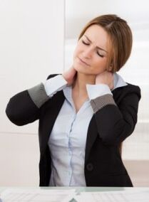 dor no pescoço devido à osteocondrose